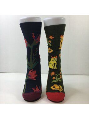 Womens Colorful Cat & Floral Novelty Crew Socks 2 Pack Black Red Purple